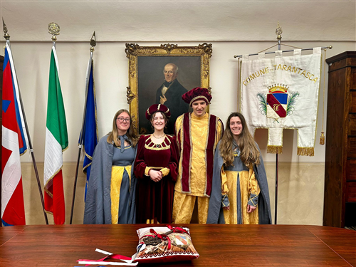 Cavalier Caranta e Madama Tarantasia con le Damigelle di Corte