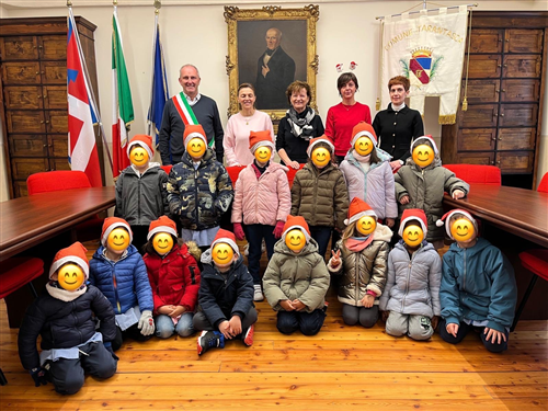 Auguri di buone Feste dagli alunni dellultimo anno della Scuola dellInfanzia
